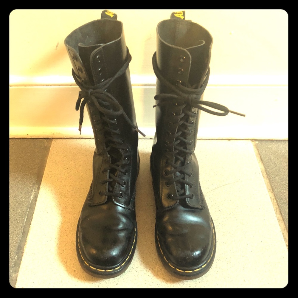 Dr Martens Black Air Wair Mid-calf Boots